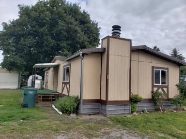 Main picture of 8946 N Neufeld Rd