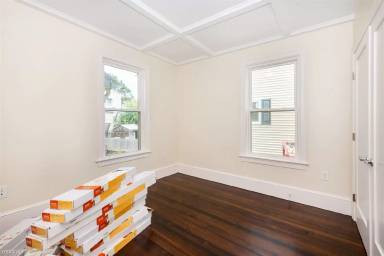 Main picture of 71 Orchard St