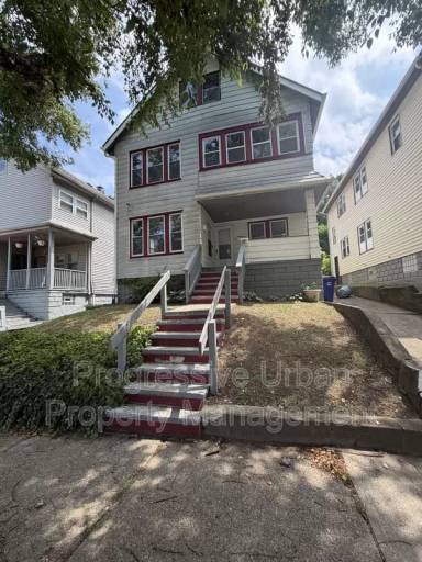 Main picture of 3235 W 121st St