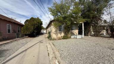 Main picture of 1080 W 7th St