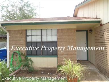 Main picture of 208 Halter Dr