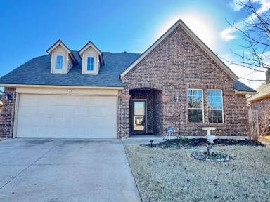 Main picture of 6004 NW 161st St