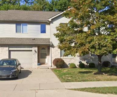 Main picture of 3285 E 11 Mile Rd