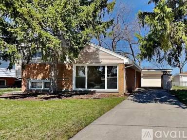 Main picture of 452 Delaware Cir