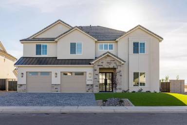 Main picture of 2910 E Yavin Way