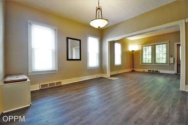 Main picture of 5131 Pratt St