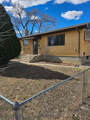 Main picture of 2925 2nd Ave