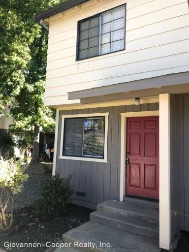 Main picture of 212 A-B 216 A-B 218 A-F 220 Univ St