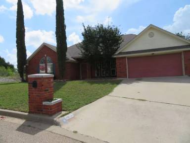 Main picture of 1905 McGinnis Ct
