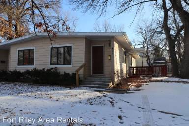 Main picture of 401 W 4th St