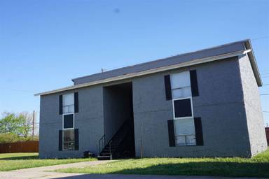 Main picture of 2703 Evergreen Cir