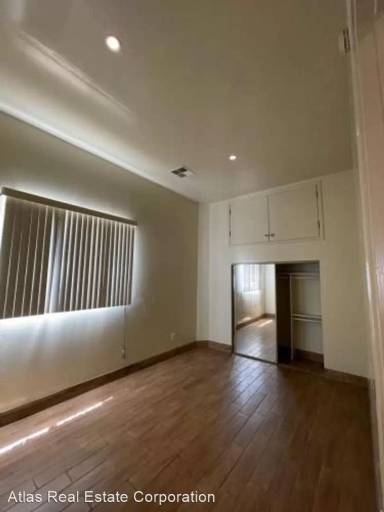 Main picture of 205 W 89th St