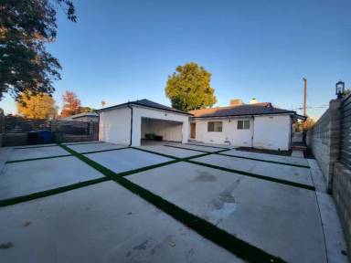 Main picture of 7340 Genesta Ave