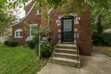 Main picture of 1302 E Hunter Ave