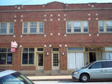 Main picture of 307 W 4th St