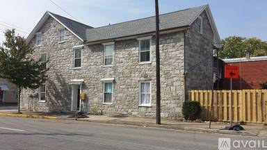 Main picture of 102 N Bedford St