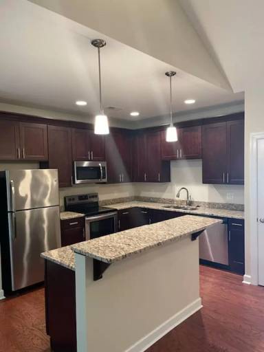 Main picture of 124 Emmyllie Ct NE