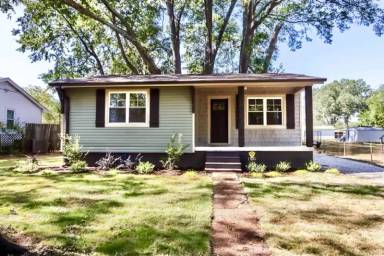 Main picture of 328 Hillcrest Cir