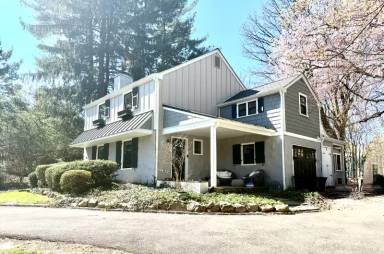 Main picture of 318 Devon State Rd