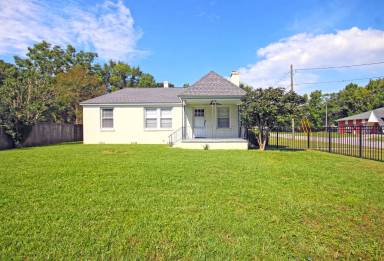 Main picture of 1201 E Hernandez St