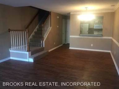 Main picture of 309 Settlement Dr