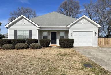 Main picture of 210 Gayla Ct