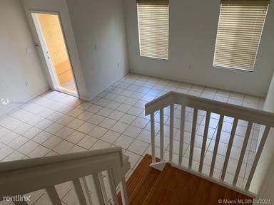 Main picture of 10760 NW 82nd Ter