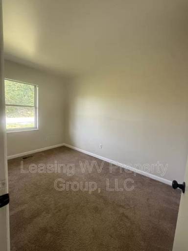 Main picture of 1 Surrey Dr