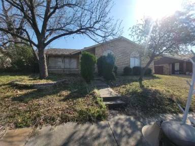 Main picture of 2118 Cedarcrest Dr