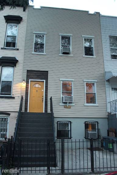 Main picture of 242 Woodbine St