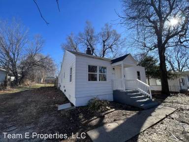 Main picture of 2034 N Fort Ave