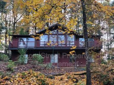 Main picture of 2720 NW Glenwood Dr