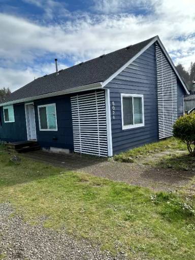 Main picture of 5024 SE Jetty Ave