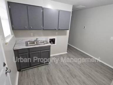 Main picture of 503 Baltimore St
