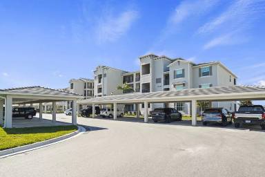 Main picture of 12140 Wellen Golf St