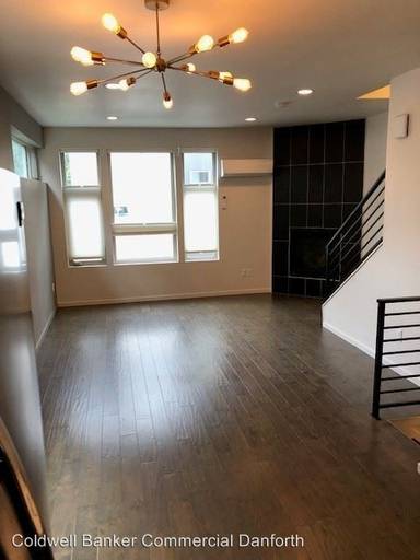 Main picture of 300 26th Ave S