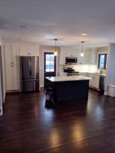 Main picture of 421 Madison St NE