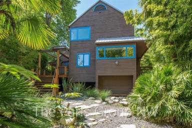 Main picture of 1071 26th Ave E