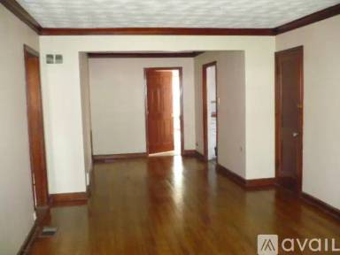 Main picture of 511 Vaughn Rd