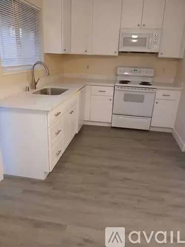 Main picture of 2660 Woodridge Ct