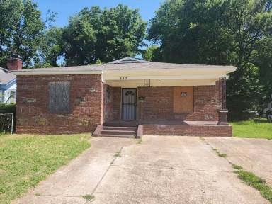 Main picture of 550 S Parkway E