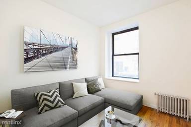 Main picture of 209 E 10th St