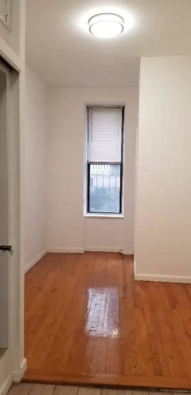 Main picture of 85 Ludlow St