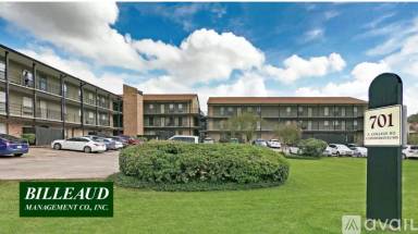 Main picture of 701 S College Rd