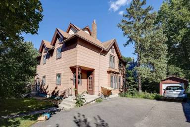 Main picture of 612 11th Ave SE