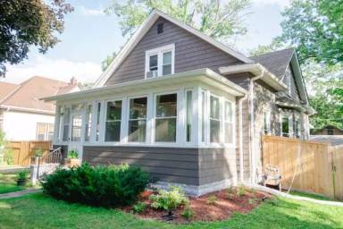 Main picture of 1044 Saint Clair Ave