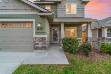 Main picture of 18424 Spicebush Ave