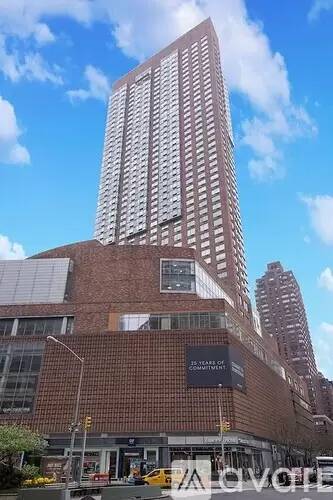 Main picture of Lincoln Square Condo