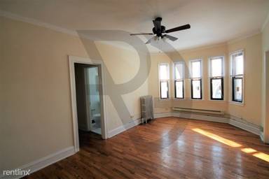 Main picture of 4631 N Paulina Apartments