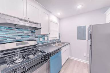 Main picture of 2870 Personality Pkwy SW